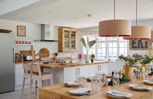 Chichester House | Priory Coach House -coastal retreat