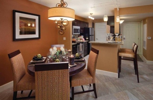 Las Vegas Villa | PRISTINE 2 BDR + KITCHEN + POOL + FREE WIFI