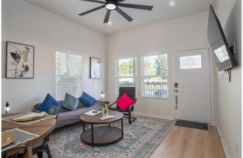 Denver Heights Apartment | Pristine 3 BR 2BA Abode Close to Lovely Downtown