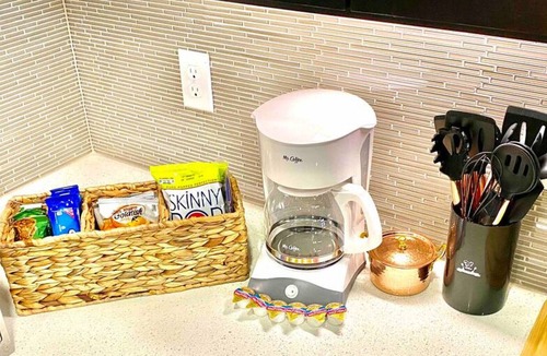 College Station Apartment | Pristine Apartment w/ King Bed & Resort Style Pool