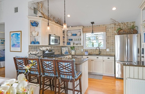 Westhampton Beach Cottage | Pristine Bay Front, Westhampton Beach - Boutique Hotel Feel