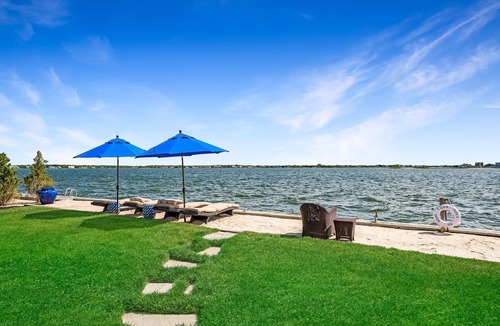 Westhampton Beach Cottage | Pristine Bay Front, Westhampton Beach - Boutique Hotel Feel