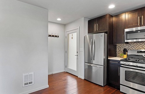 South Delridge House | Pristine & Beautiful 3b2b Townhouse in West Seattle