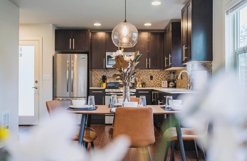 South Delridge House | Pristine & Beautiful 3b2b Townhouse in West Seattle