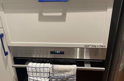 Historic District Apartment | Pristine Downtown 1-Bedroom Steps from State House