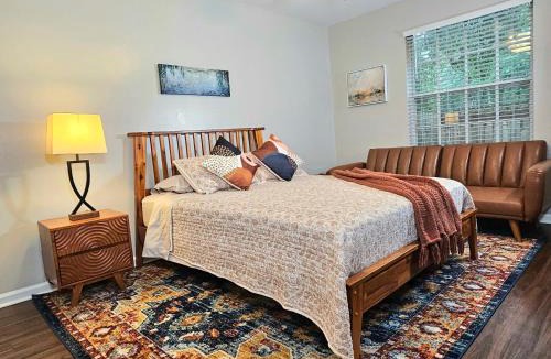 Tallahassee House | Pristine Elegance meets Chic Charm!