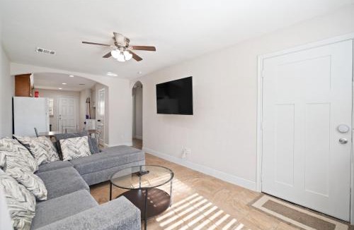 OST - South Union Apartment | Pristine & Exquisitely Designed APT 7 Min From TX Med Center