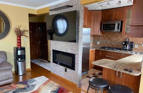 Valley Stream House | Pristine & Luxury 1 Bed and Breakfast!