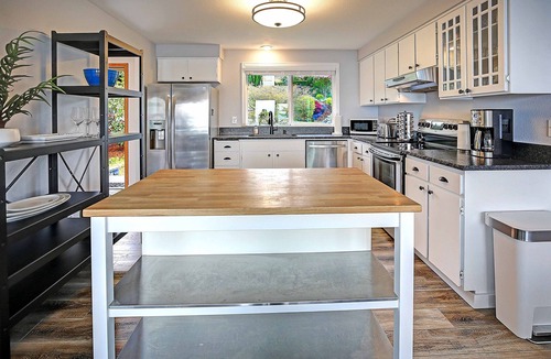 Camano Island House | Pristine modern home with sweeping water views