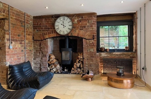 Montpellier Apartment | Pristine Montpellier Gardens Apartment