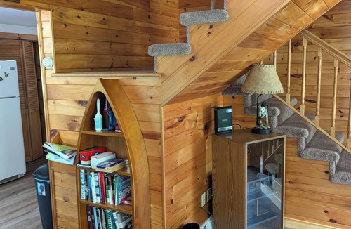 Jersey Shore Cabin | Pristine, Pet-friendly Creekfront Cabin