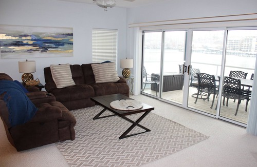 Lake Ozark Condo | Pristine Property with Lakefront View Just Steps from the Heated Pool & Hot Tub