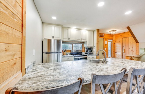 Seven Springs House | Pristine Resort Townhome 2 Mi to Seven Springs Mtn