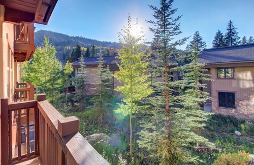 Salt Lake Mountain Resorts Condo | Pristine Ski Retreat, Slope Views in Solitude Village, 2 Bedroom, 2 Bath