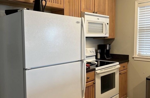 Lake Ozark Condo | Pristine-Top Floor & Amazing Main Channel Views! Prime Location.