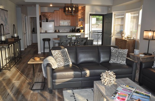 Lake Ozark Condo | Pristine-Top Floor & Amazing Main Channel Views! Prime Location.