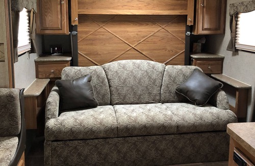 Colville House | Pristine Trailer Overlooking Lake Roosevelt