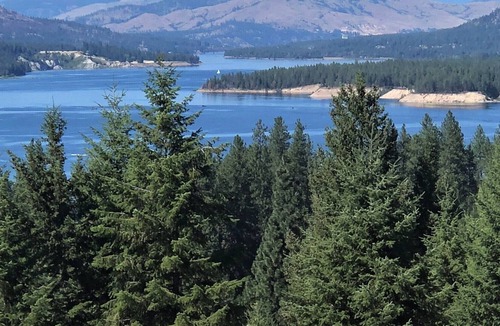 Colville House | Pristine Trailer Overlooking Lake Roosevelt