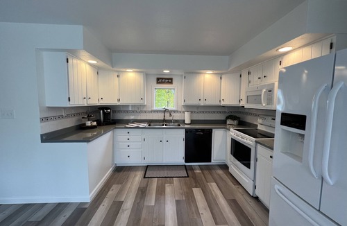 Lawrenceville Cottage | Pristine Waterfront Cottage on the Deer River