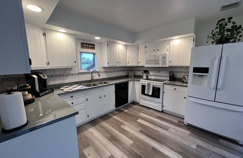 Lawrenceville Cottage | Pristine Waterfront Cottage on the Deer River