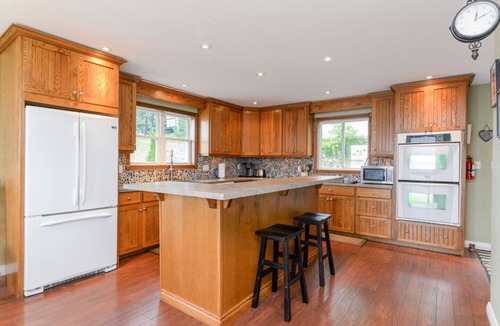 Cloyne House | Pristine Waterfront! Cabins at Bon Echo's Edge - main cabin
