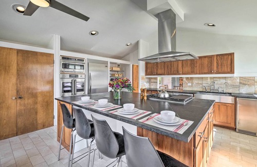 West Dover Cottage | Pristine West Dover Home w/Deck & Mountain Views!