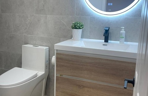 Bradford West Gwillimbury Apartment | Private Guest Suite in Bradford