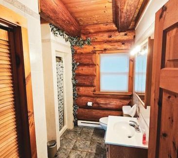 West Bay Villa | Privacy @ Bras d’Or Lake Eagle House Chalet