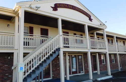 West Dennis Condo | Privacy, location, cleanliness and decorated