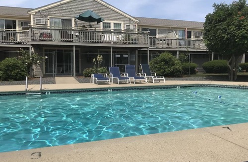 West Dennis Condo | Privacy, location, cleanliness and decorated