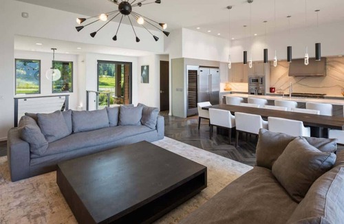 Sagle House | Privacy, Luxury, Waterfront | Titan`s Landing