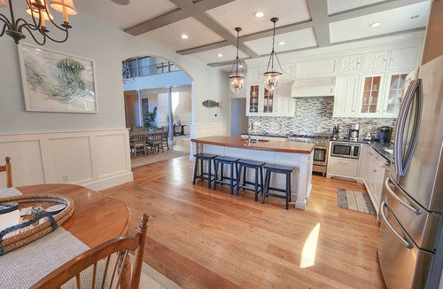 Bay Ridge House | Privacy & tranquility at Beauty on the Beach, Beachfront!