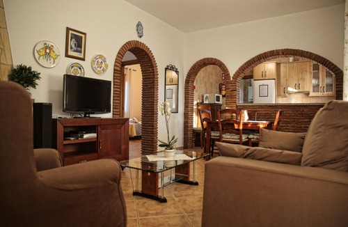 Alhaurin el Grande Cottage | Private villa, surrounded by orange trees, with swimming pool, 10 minutes from the center.