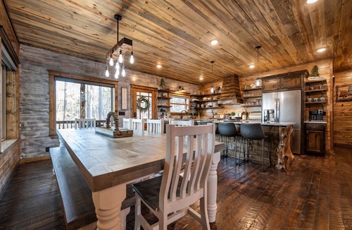 Broken Bow Cabin | Private 1.5 acre rustic cabin bordering the National Forest, full of luxury!