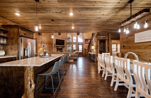 Broken Bow Cabin | Private 1.5 acre rustic cabin bordering the National Forest, full of luxury!