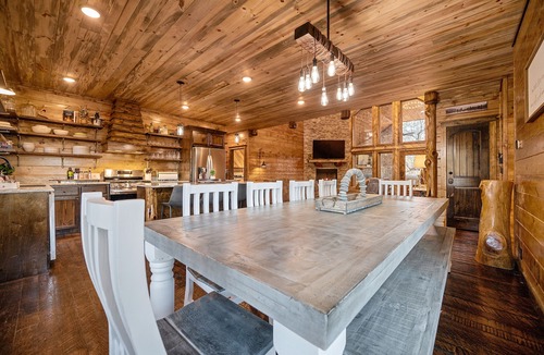 Broken Bow Cabin | Private 1.5 acre rustic cabin bordering the National Forest, full of luxury!