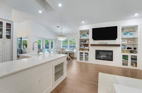Palm Beach Country Estates House | Private 1-acre estate - heated pool + boat parking