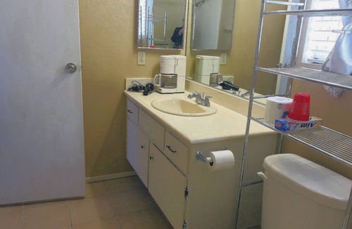 Sunrise Manor House | Private 1 bed 1 bath bedding bedroom#2
