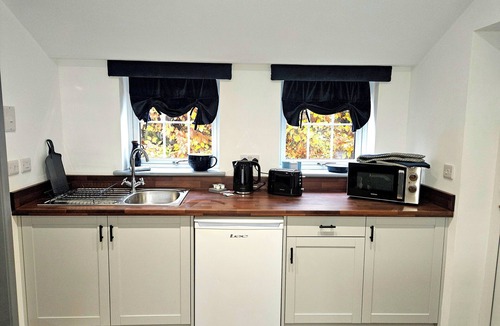 Helsby Apartment | Private 1 bed Annexe