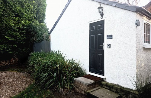 Helsby Apartment | Private 1 bed Annexe