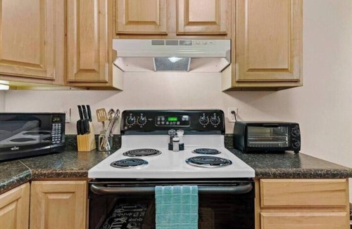 Portsmouth Apartment | Private 1 Bed Apt - Historic Olde Towne Portsmouth