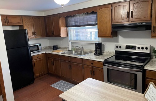 North Tonawanda Apartment | Private 1-bedroom apartment centrally located between Buffalo & Niagara Falls