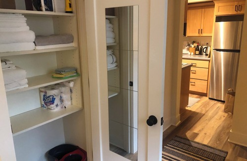 Buckman Neighborhood Apartment | Private 1-bedroom studio apartment