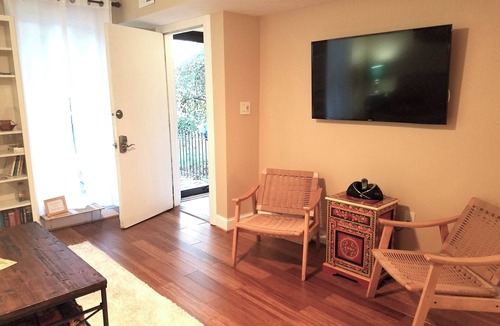 Barney Circle Apartment | Private 1 Br Capitol Hill East Apartment Near Metro