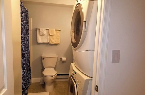 Barney Circle Apartment | Private 1 Br Capitol Hill East Apartment Near Metro