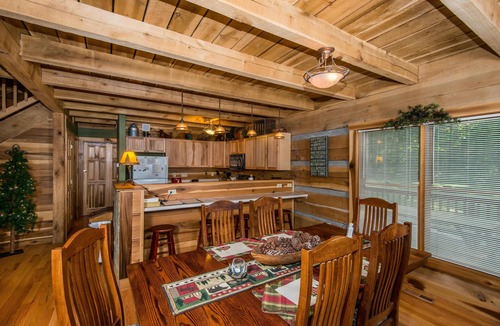 Freetown Cabin | Private 10-Acre Log Cabin | Hot Tub & Near State Park 2BR, 2.5 BA