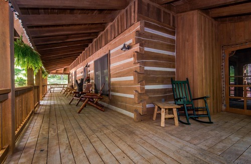 Freetown Cabin | Private 10-Acre Log Cabin | Hot Tub & Near State Park 2BR, 2.5 BA