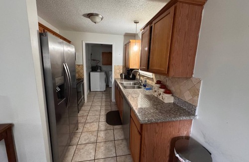 Raleigh House | Private 10BR Secluded Compound, Spacious Retreat w/Abundant Parking