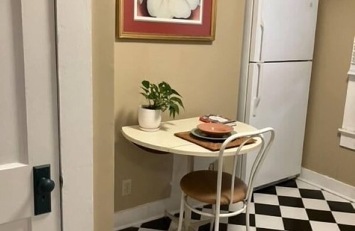 Freetown - Port Rico Apartment | Private 1BR Back Unit Clean & Cozy Great Value in Lafayette