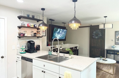 Milwaukee Cottage | Private 1BR Cottage with City Views